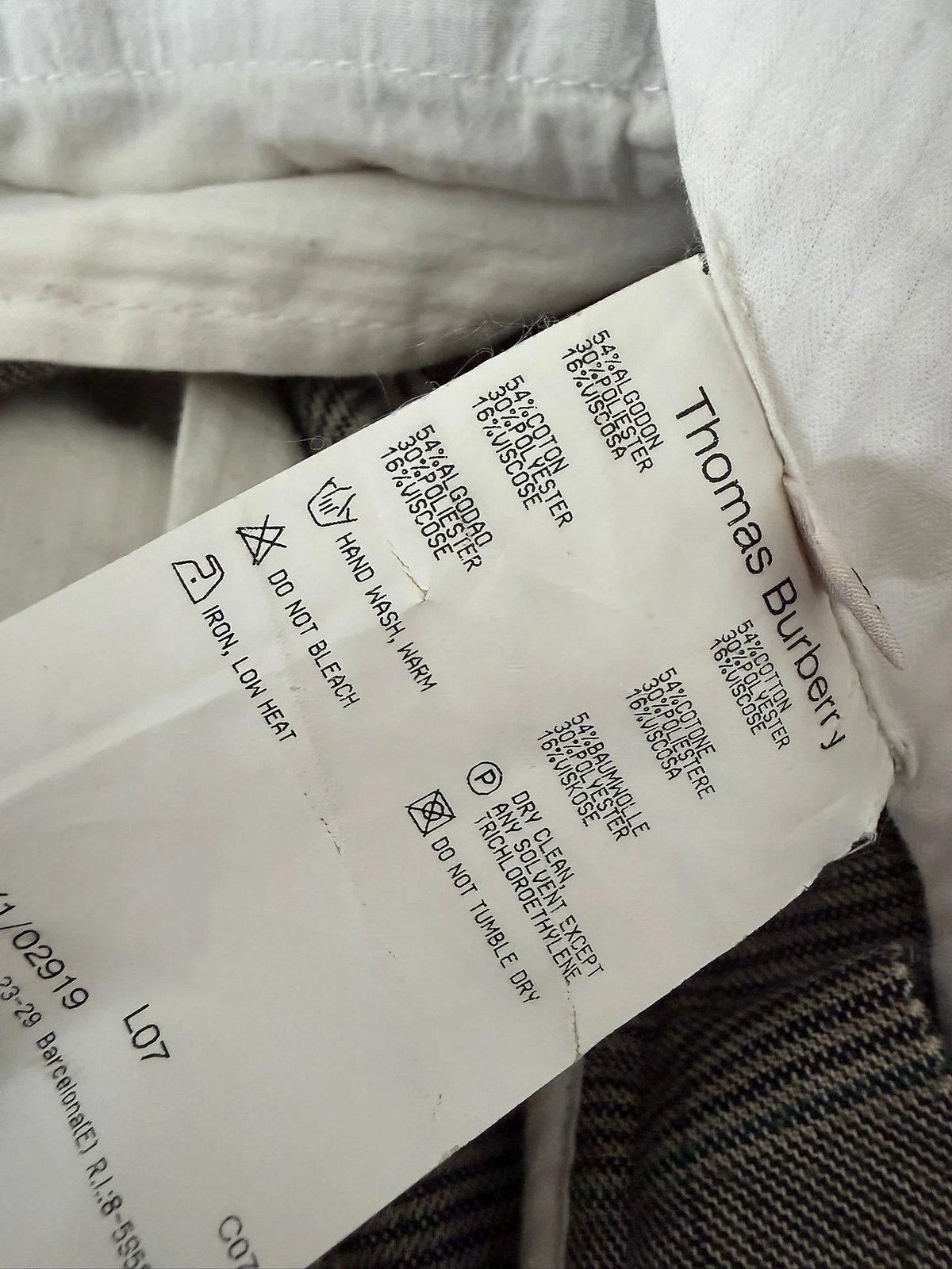 Qalziet bil-Kontrolli ta' Thomas Burberry - photo 2