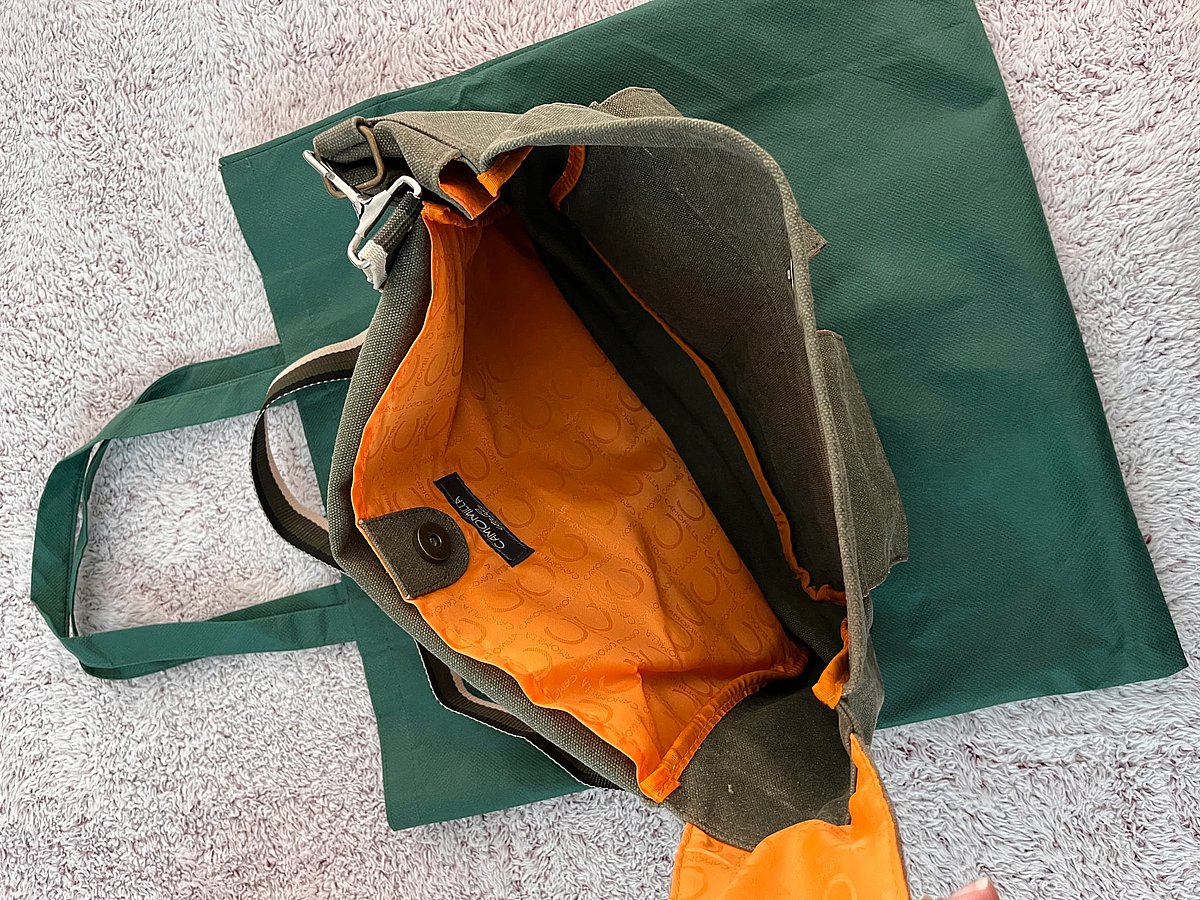 Set composto da borsa a tracolla e portafoglio Camomilla - photo 5