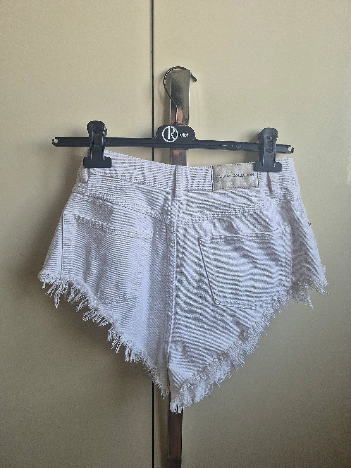 Calliope - Shorts in denim con orlo sfrangiato bianco  - photo 4