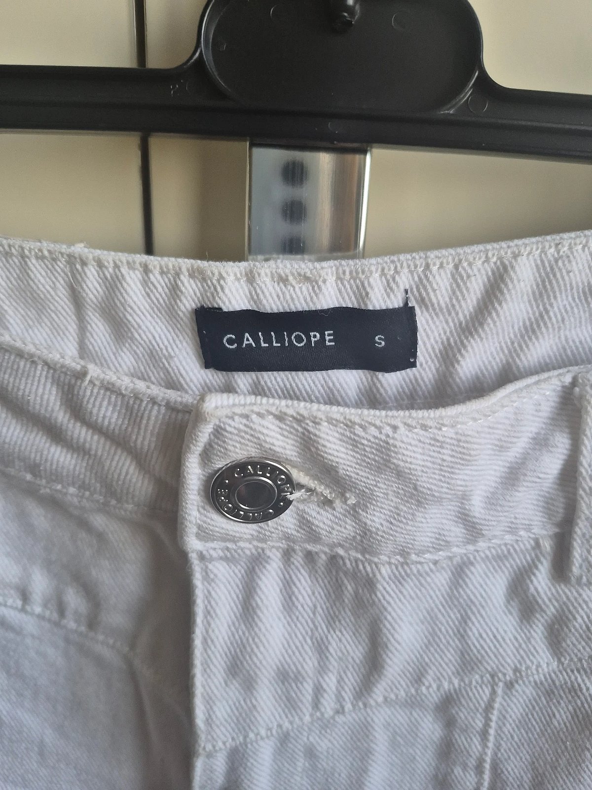 Calliope - Shorts in denim con orlo sfrangiato bianco  - photo 2