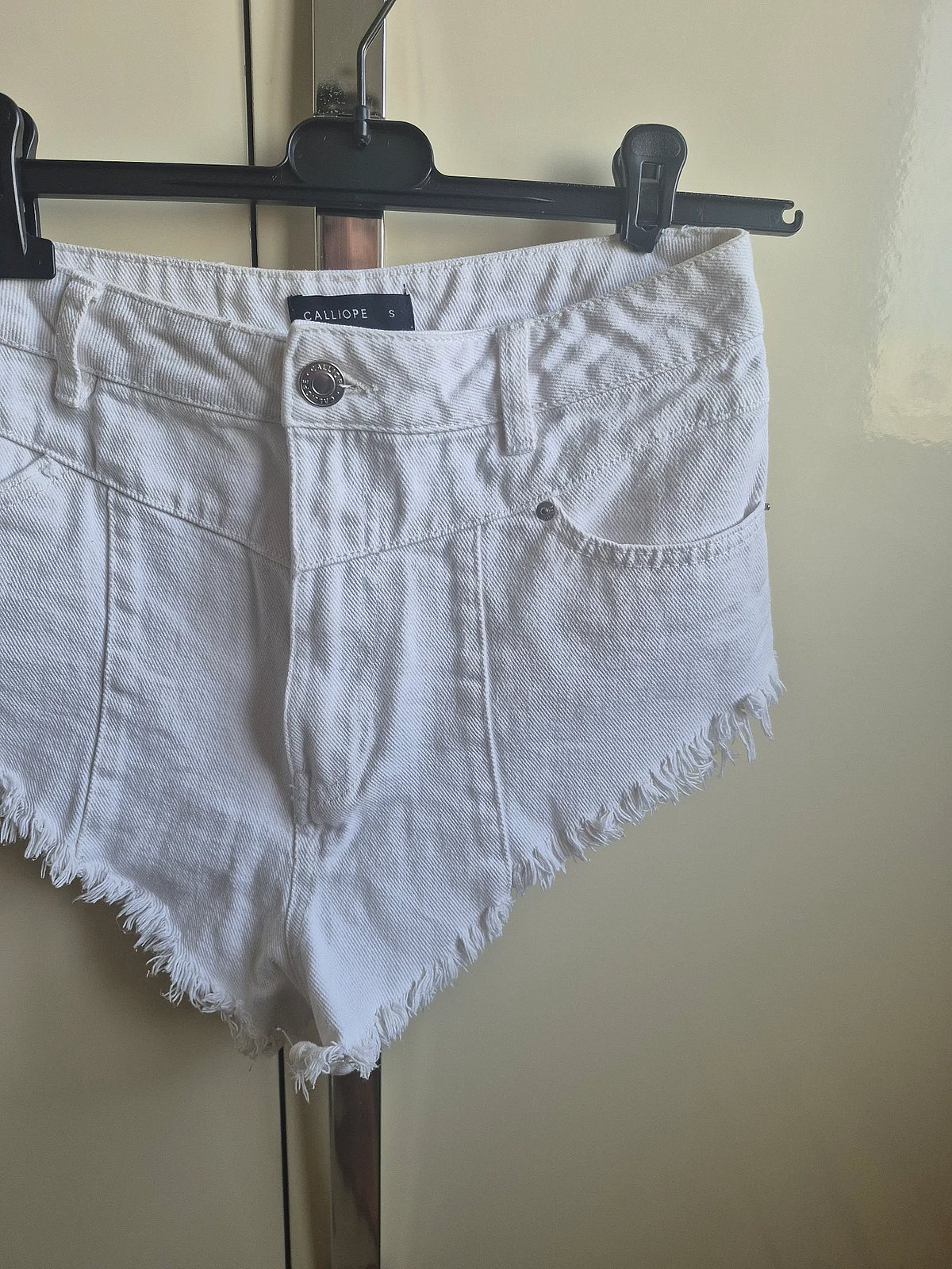 Calliope - Shorts in denim con orlo sfrangiato bianco  - photo 3