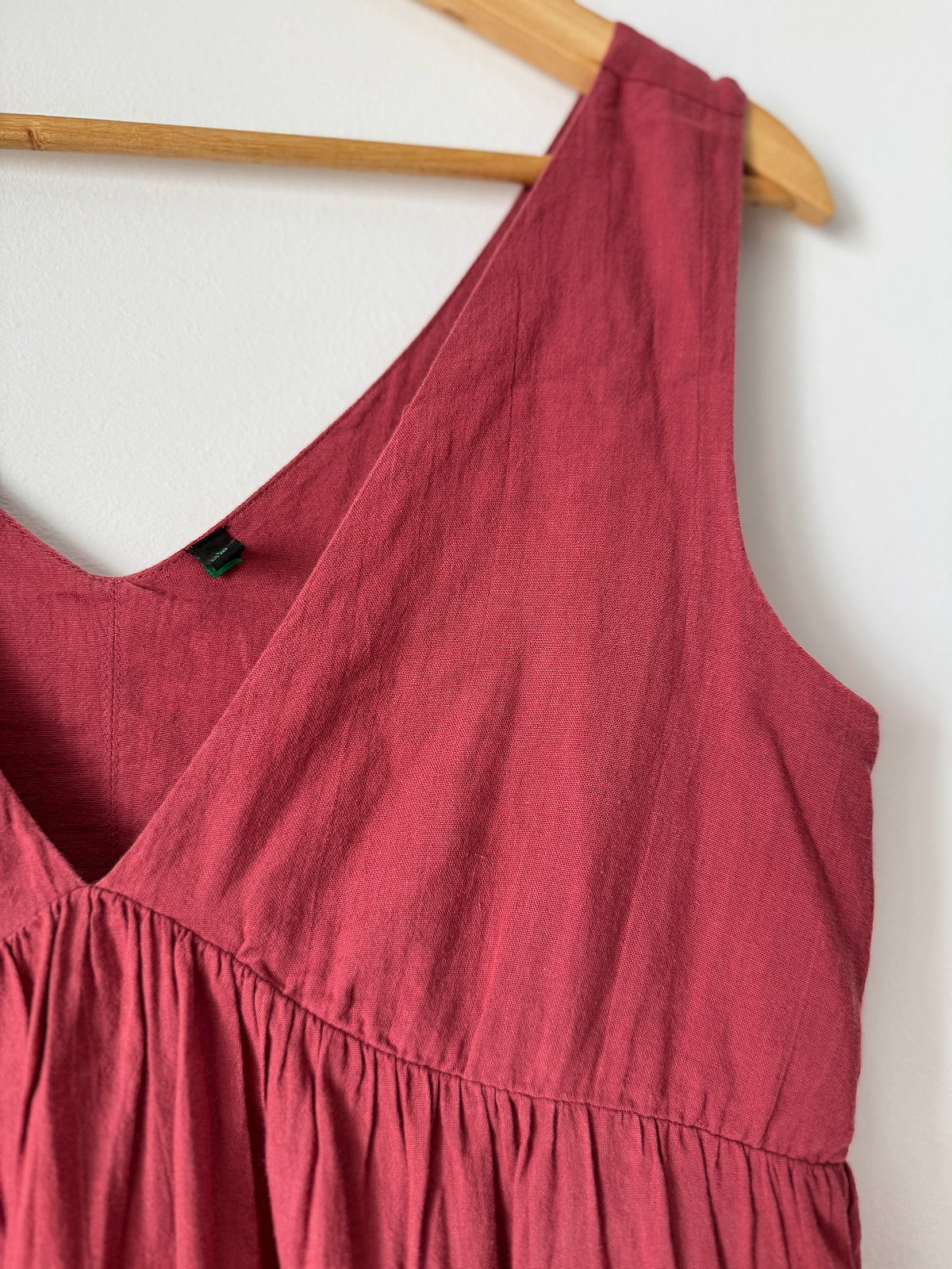 Top babydoll con escote en V de Benetton - photo 5