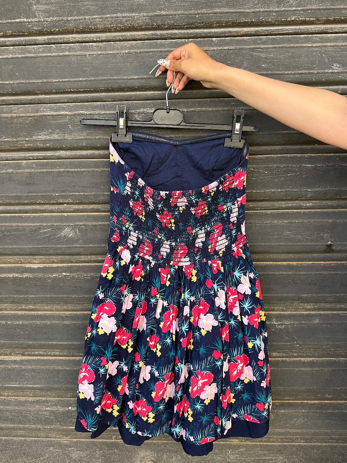 Superdry Ilbies tax-Xemx Mingħajr Strapless bil-Fjuri - photo 3