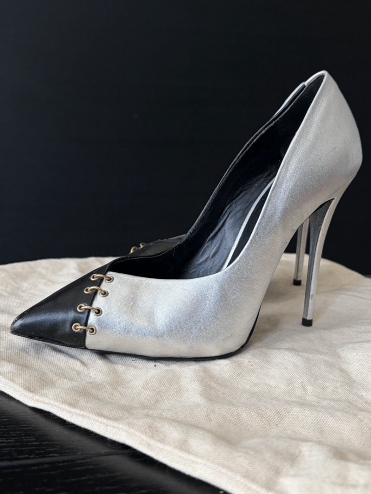 Two-Tone Pointed Toe Stiletto Pumps - photo 2