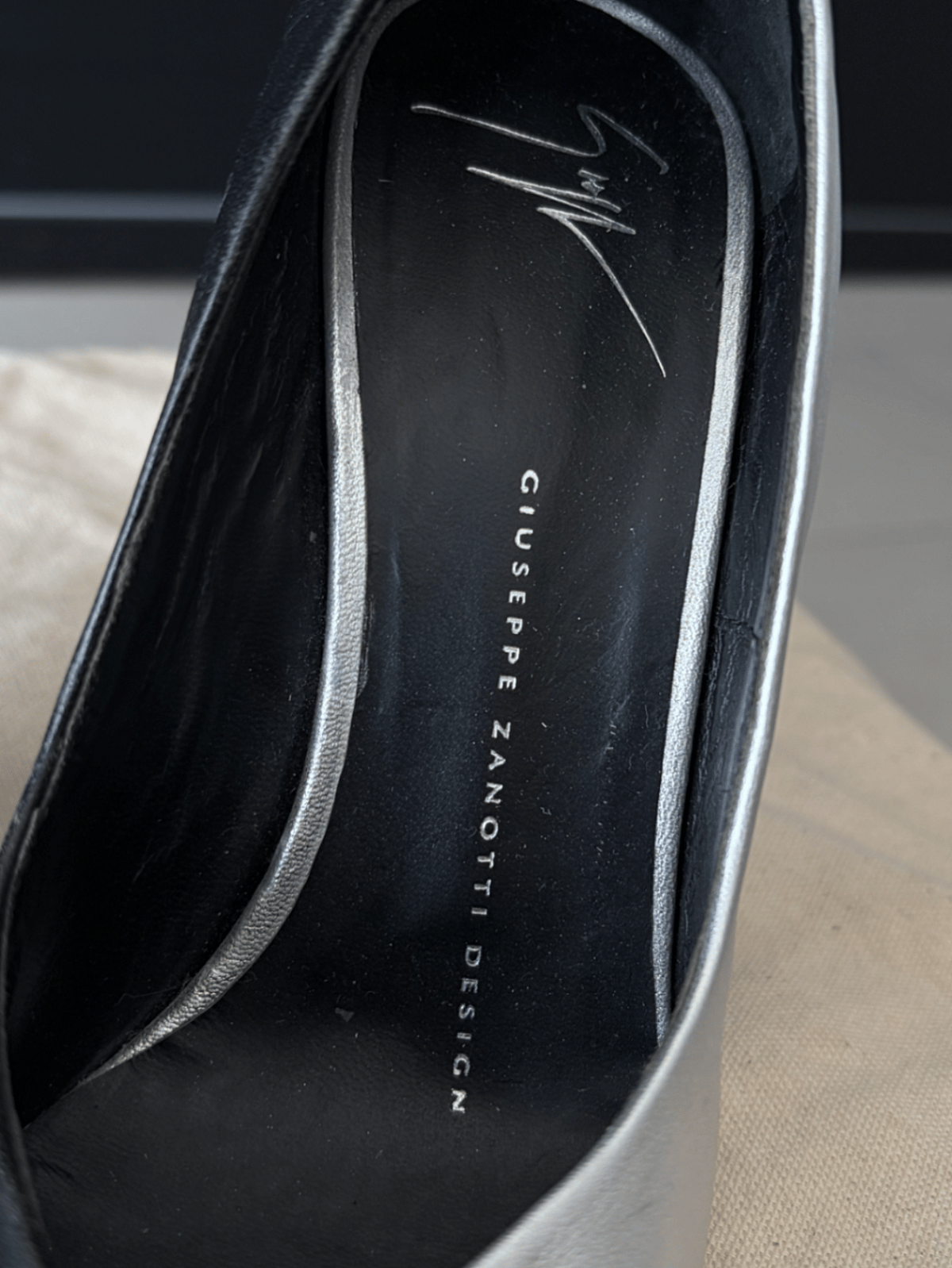 Two-Tone Pointed Toe Stiletto Pumps - photo 8