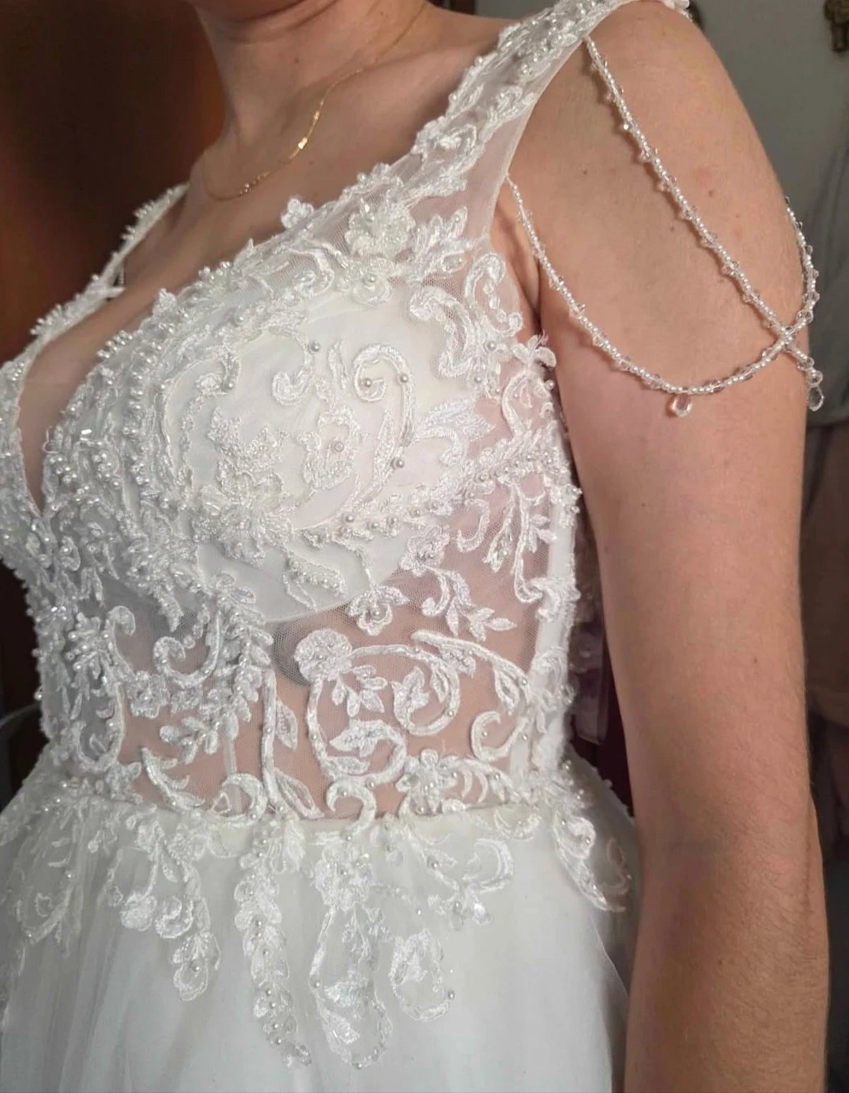Elegante vestido de novia de tul y encaje - photo 2