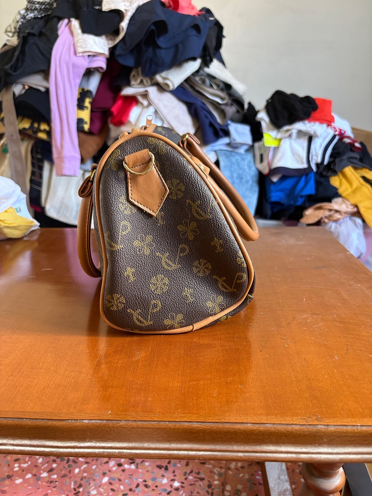 Borsa con monogramma e motivo marrone - photo 3