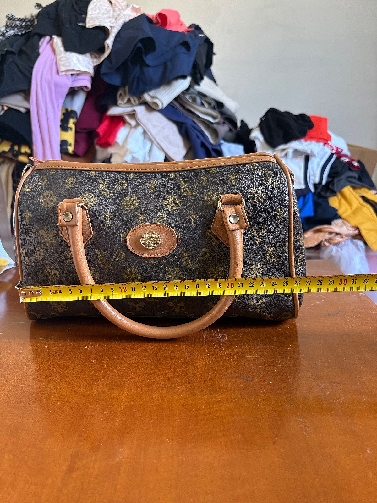 Borsa con monogramma e motivo marrone - photo 5