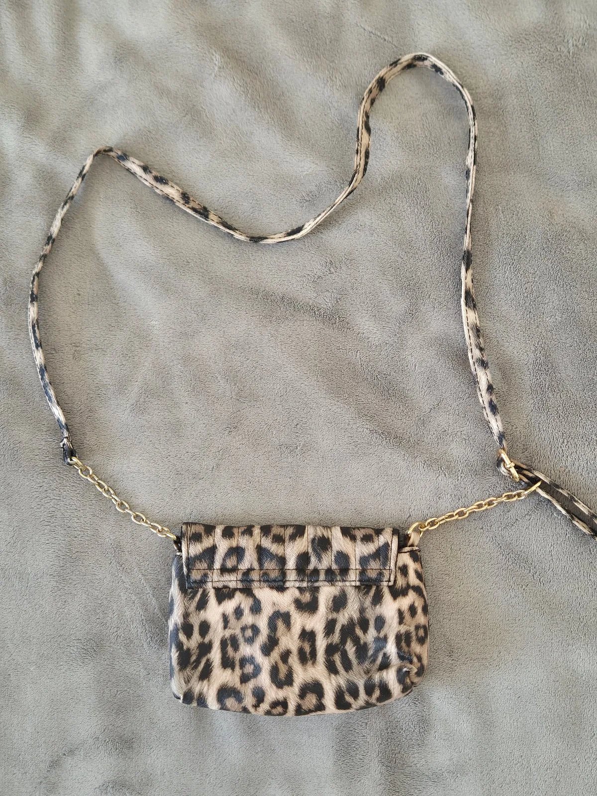 Bolso bandolera mini con estampado de leopardo - photo 4