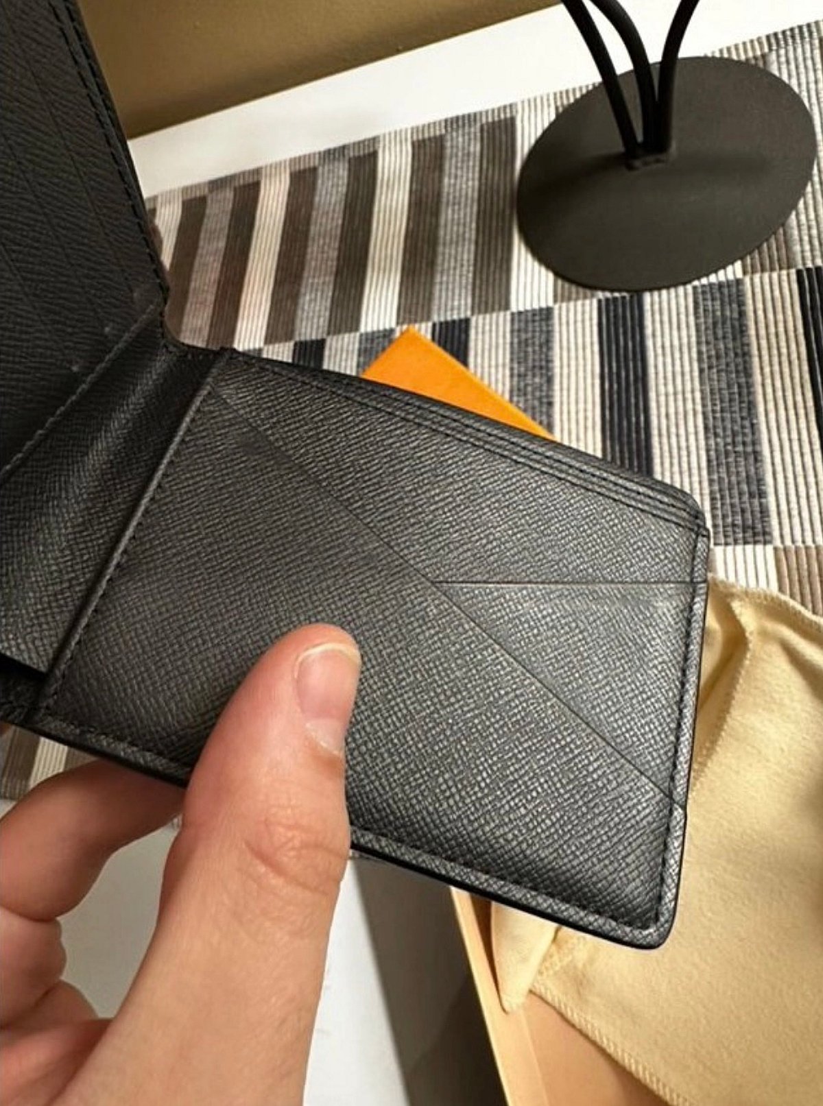 Louis Vuitton Damier Graphite Wallet - photo 3