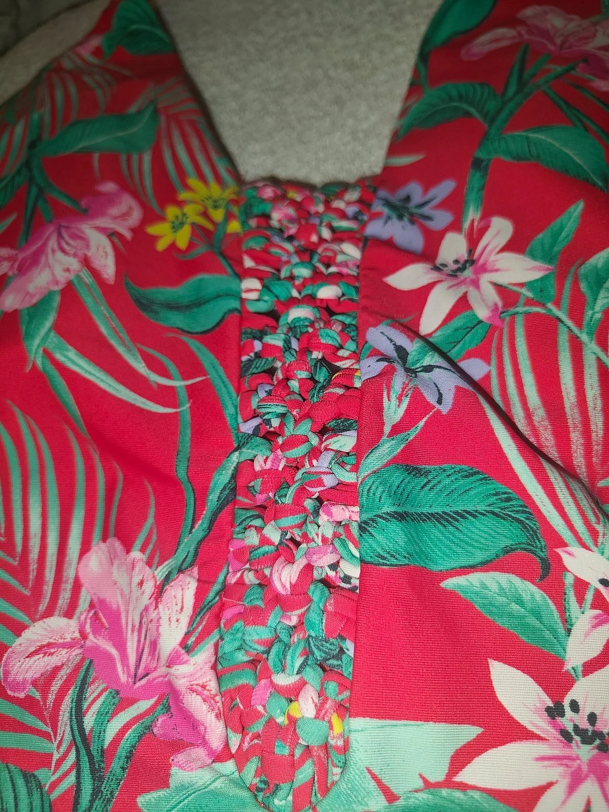 Costume da bagno rosso a fiori con scollo all'americana - photo 2
