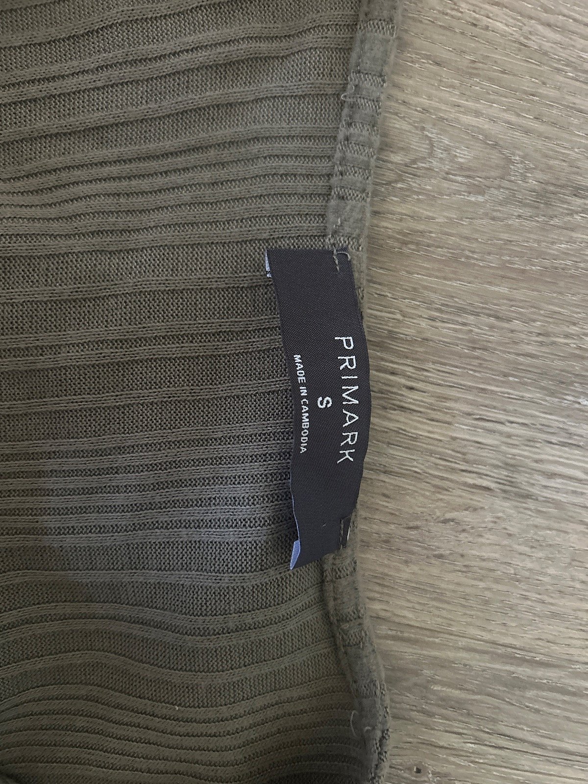 Top b'kmiem twal Primark ta' lewn iż-żebbuġ u kustilji - photo 2