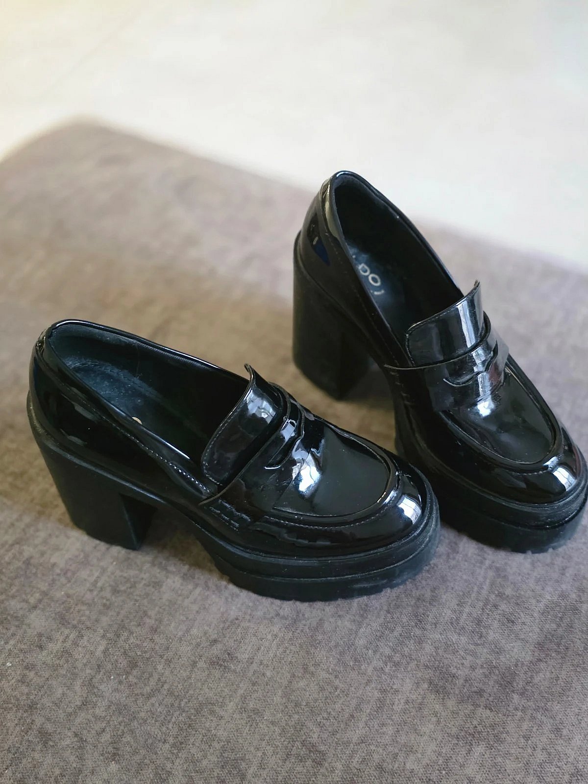 Mocassini con zeppa in vernice nera ALDO - photo 4