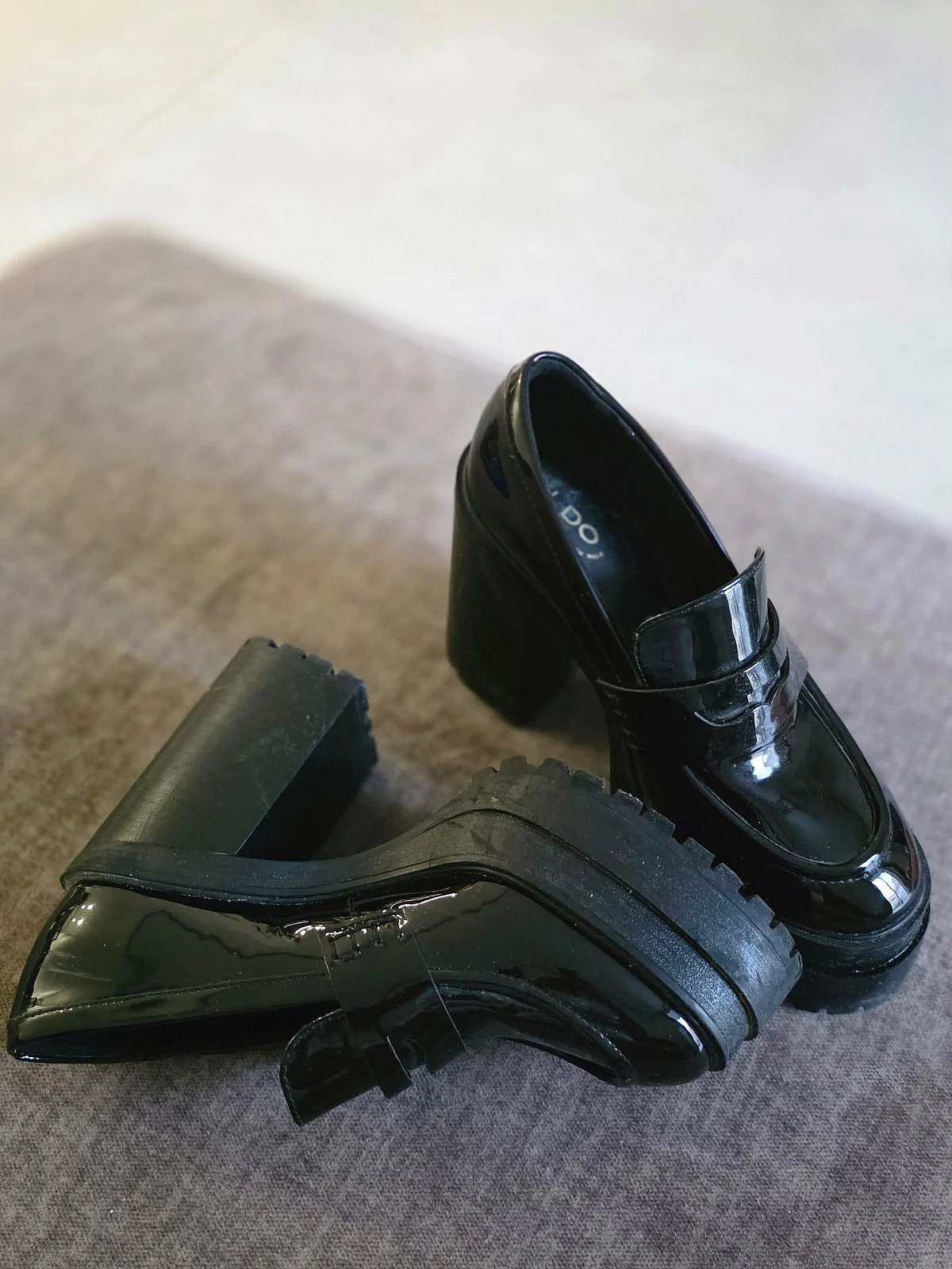 Mocassini con zeppa in vernice nera ALDO - photo 6