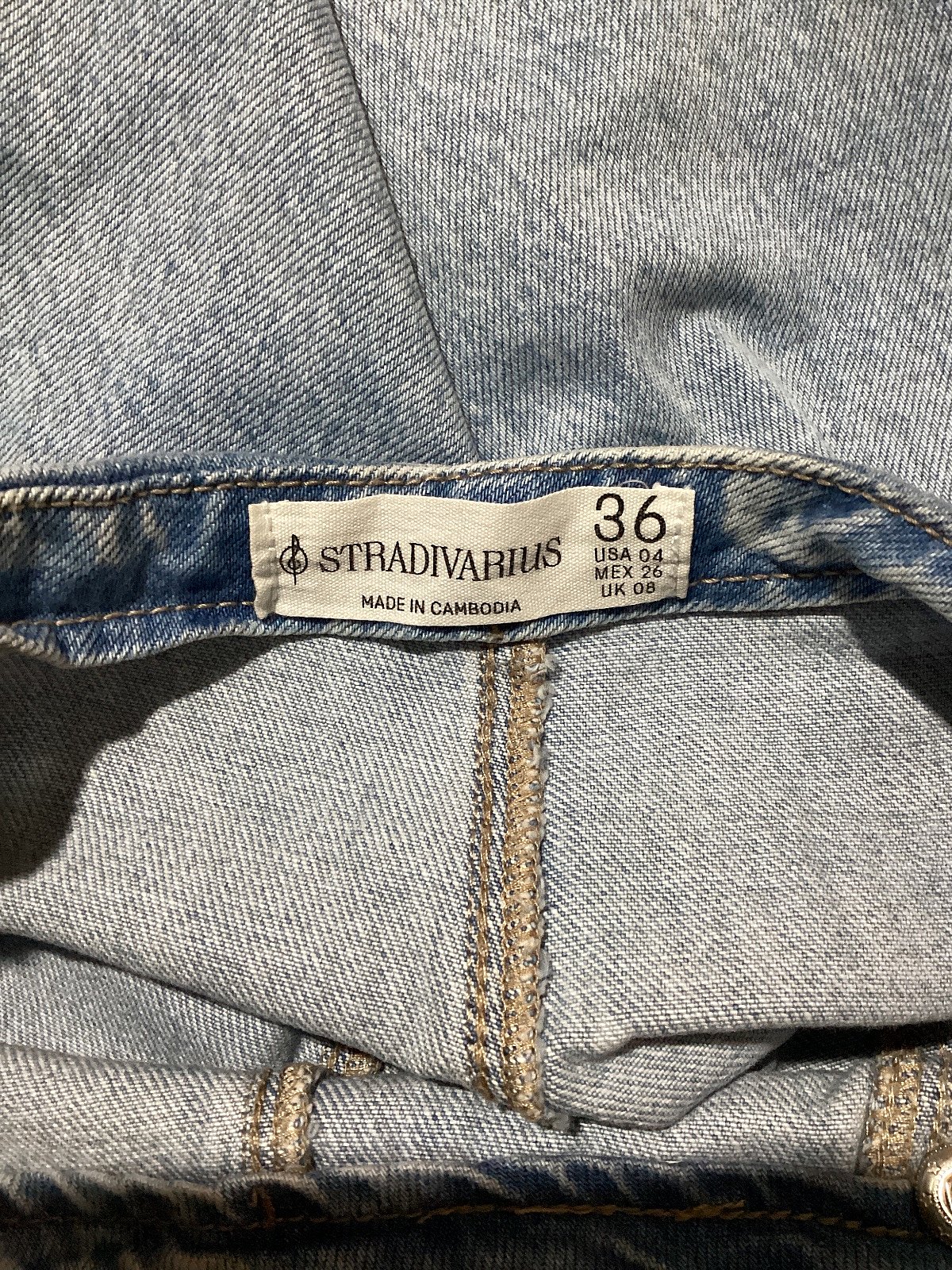 Stradivarius Skort tad-denim b'ħasil ċar - photo 3
