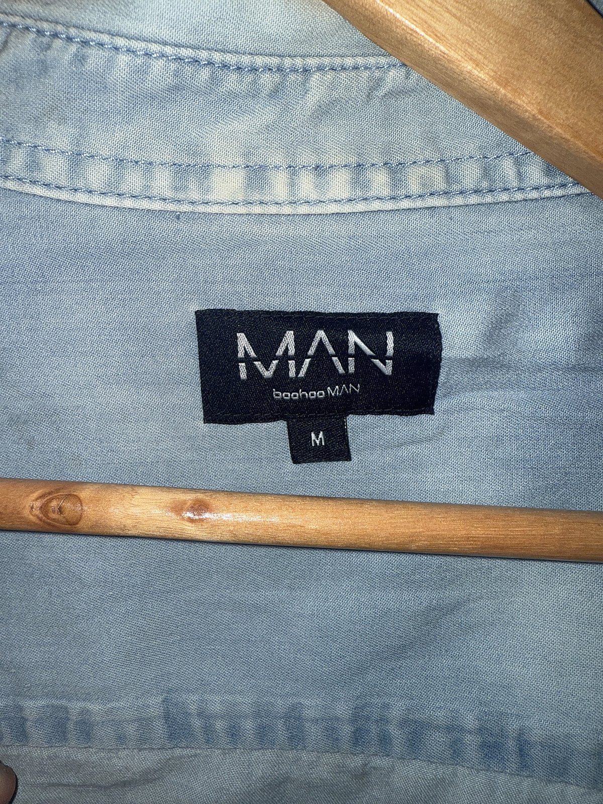 Camisa de ganga azul-clara da Boohoo MAN - photo 4
