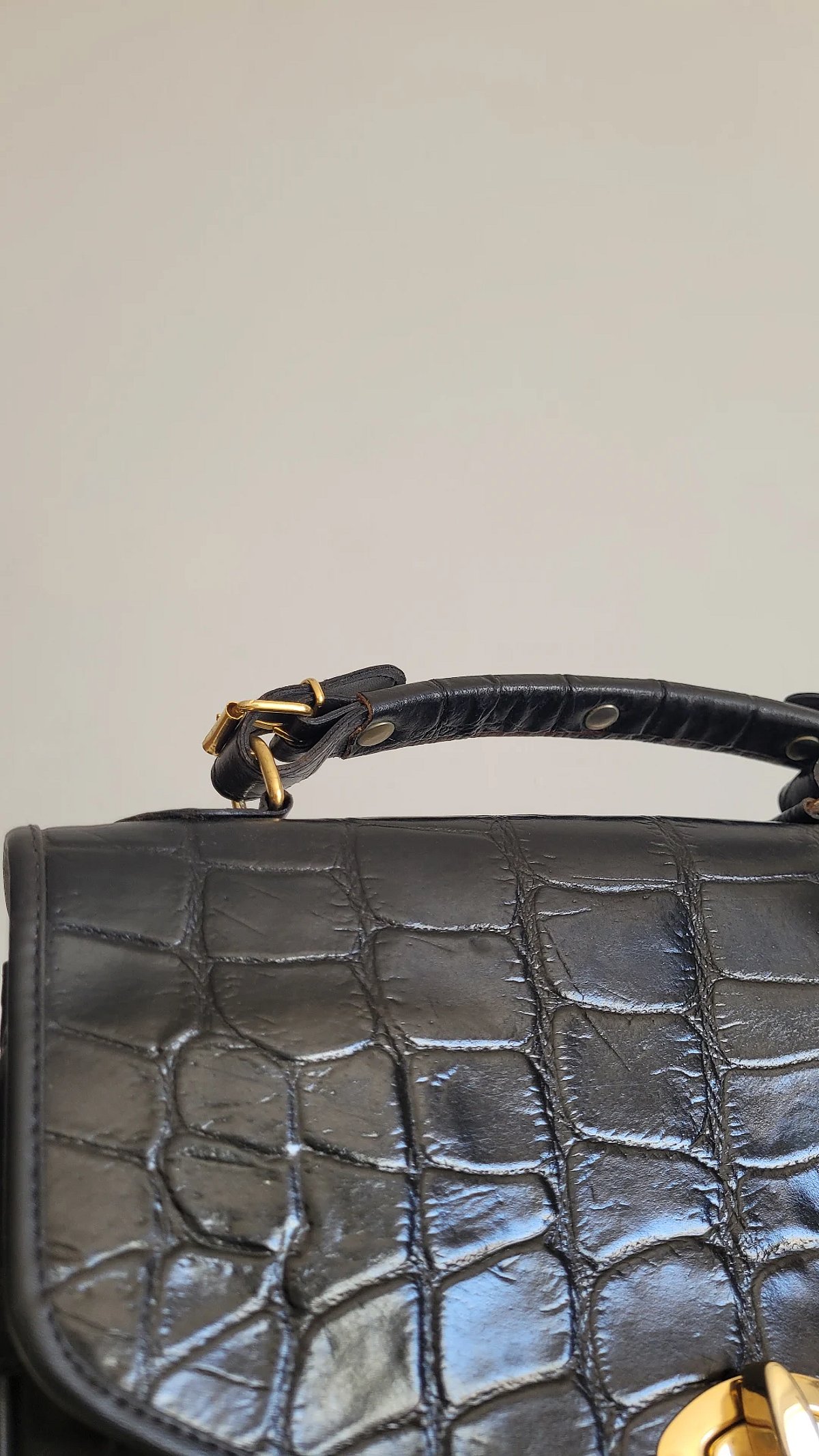 Bolsa preta com efeito croco - photo 5