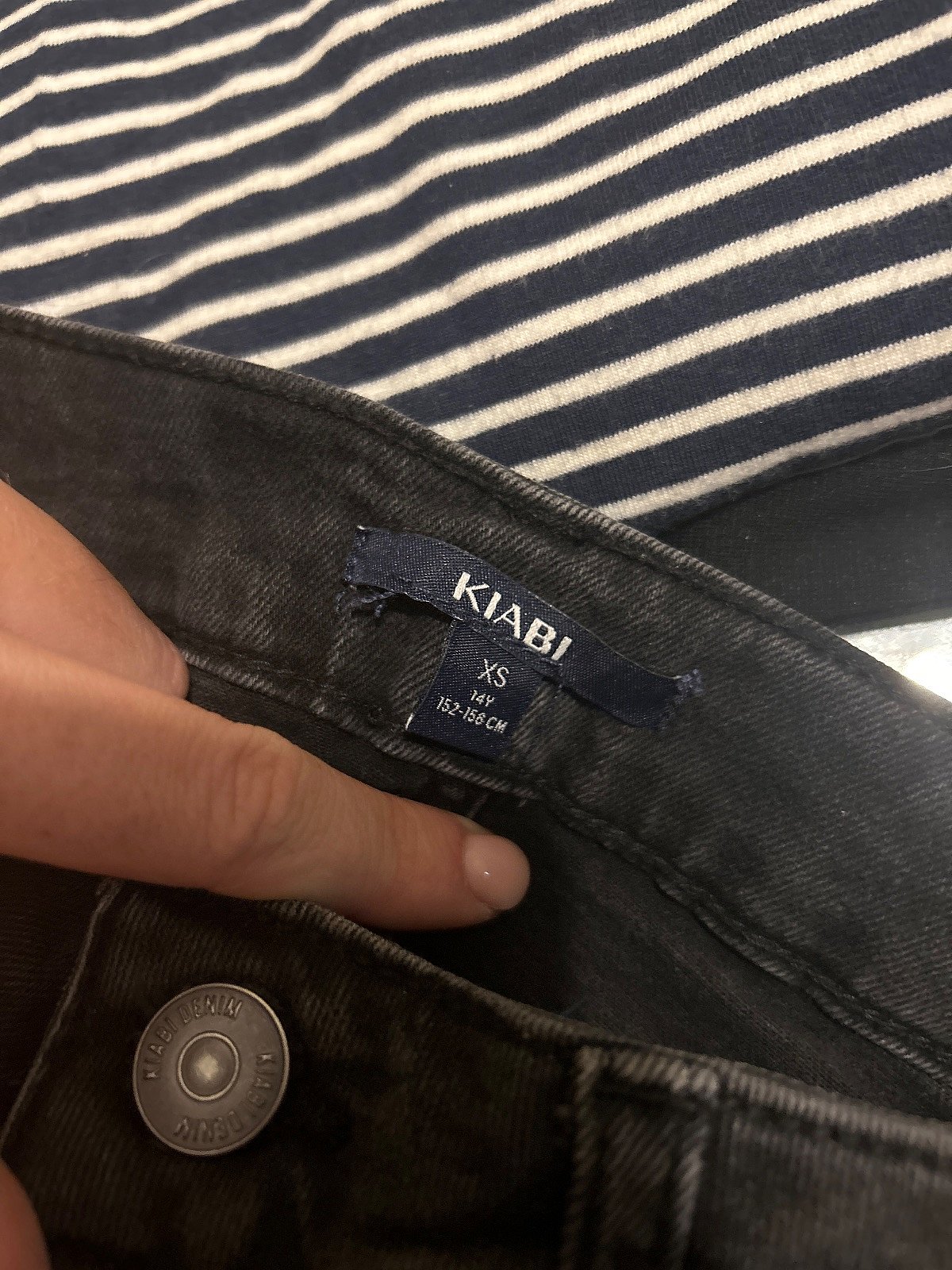 Dbielet Iswed tad-Denim bil-Buttuni - photo 2