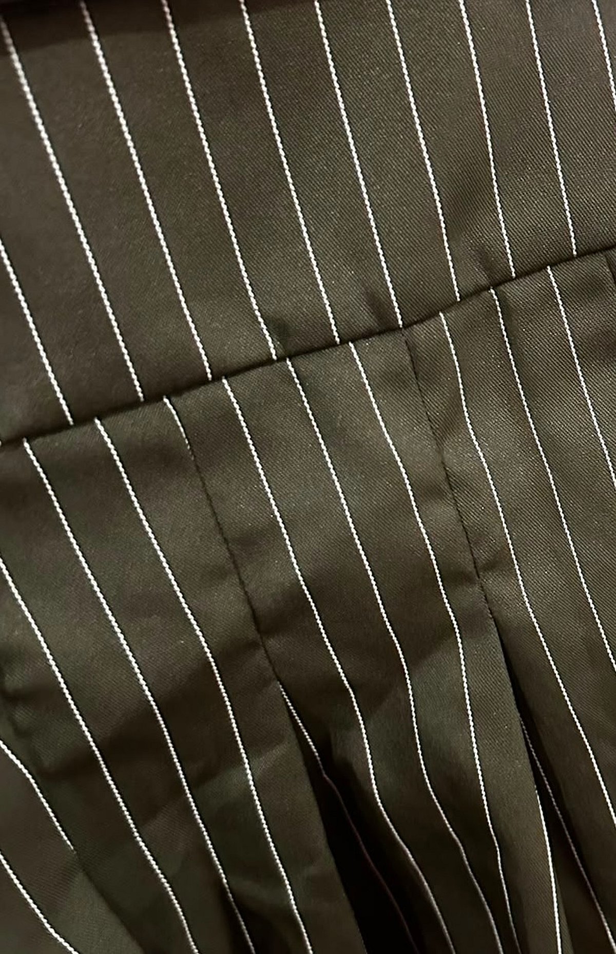 Mini bil-Pleats Pinstripe Aħdar Żebbuġi - photo 3