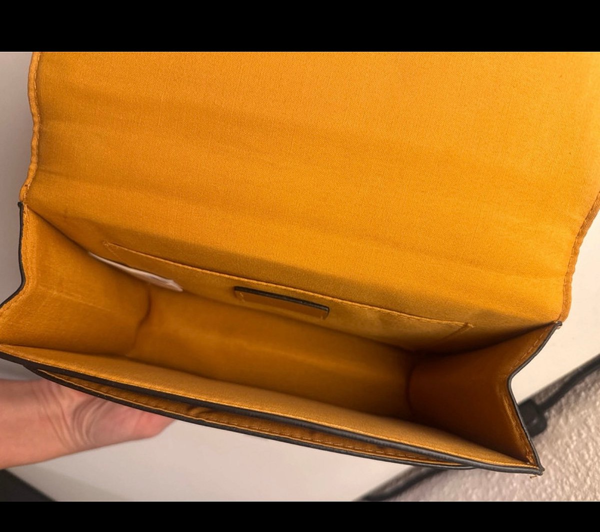 Nuova borsa a tracolla con catena giallo senape - photo 5