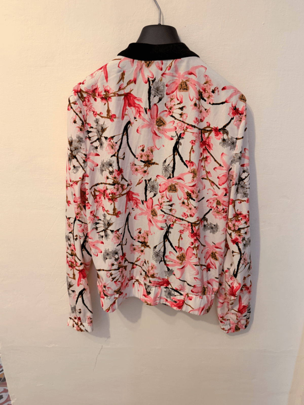 Jaqueta bomber com estampa floral - photo 3
