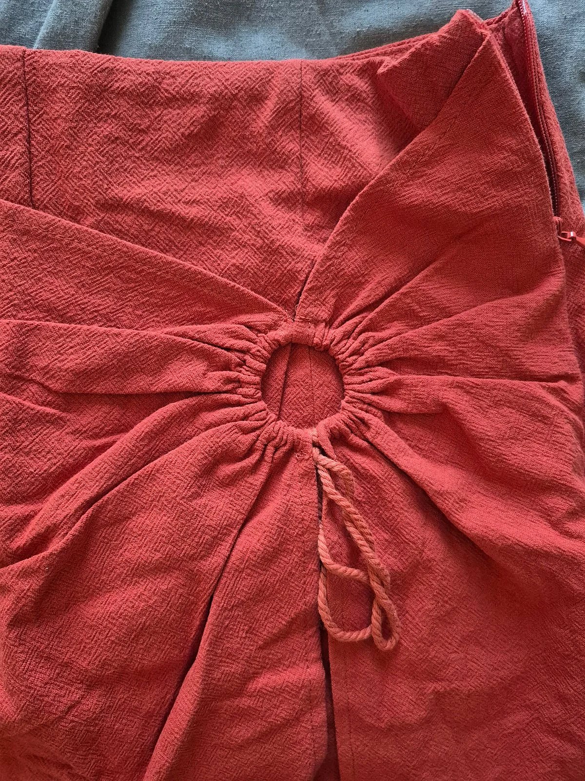 Shein, novo com etiqueta! Saia com calças interiores, tamanho L - photo 4