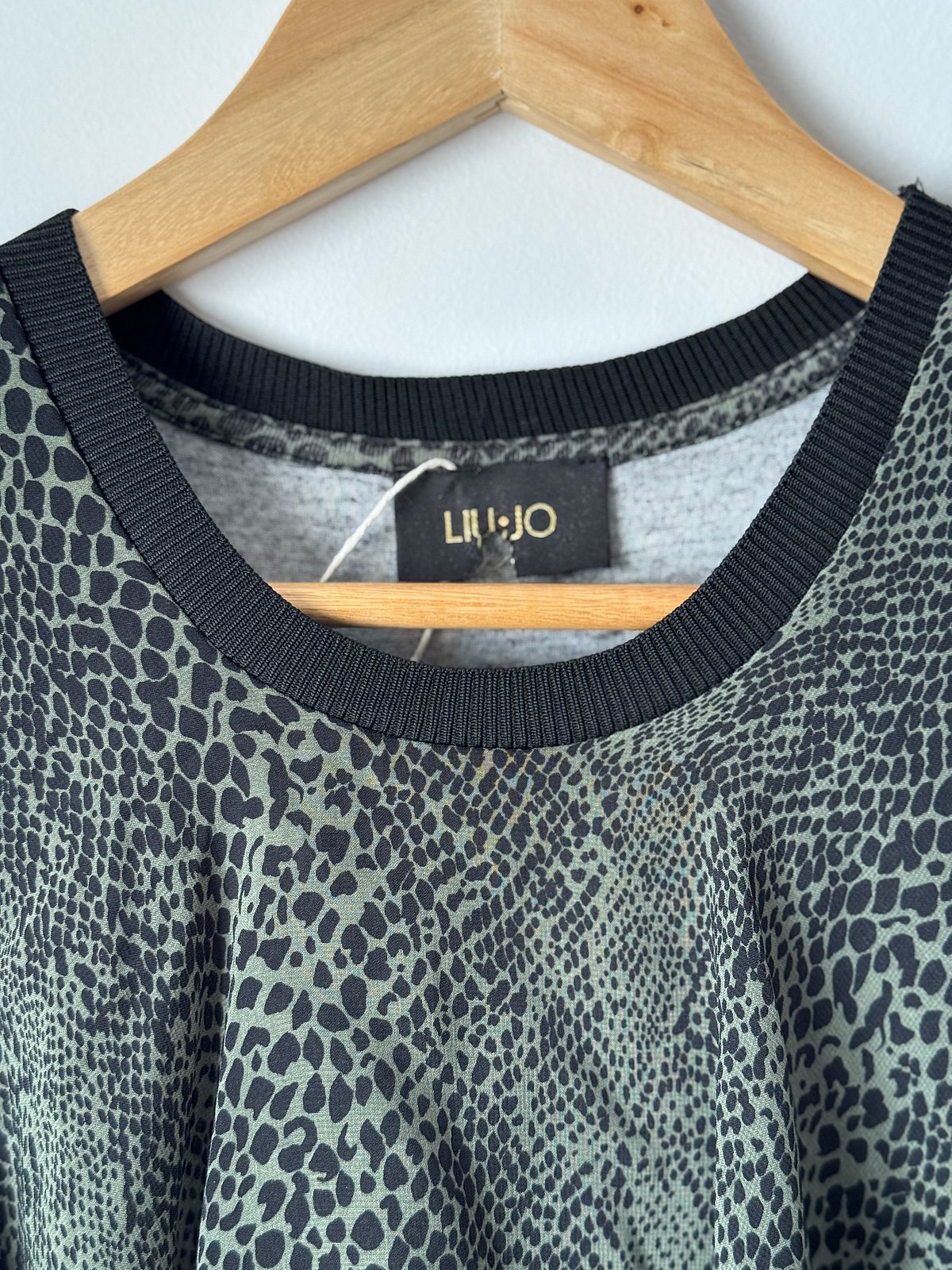 Snakeskin Print Ruffle Dress - photo 5