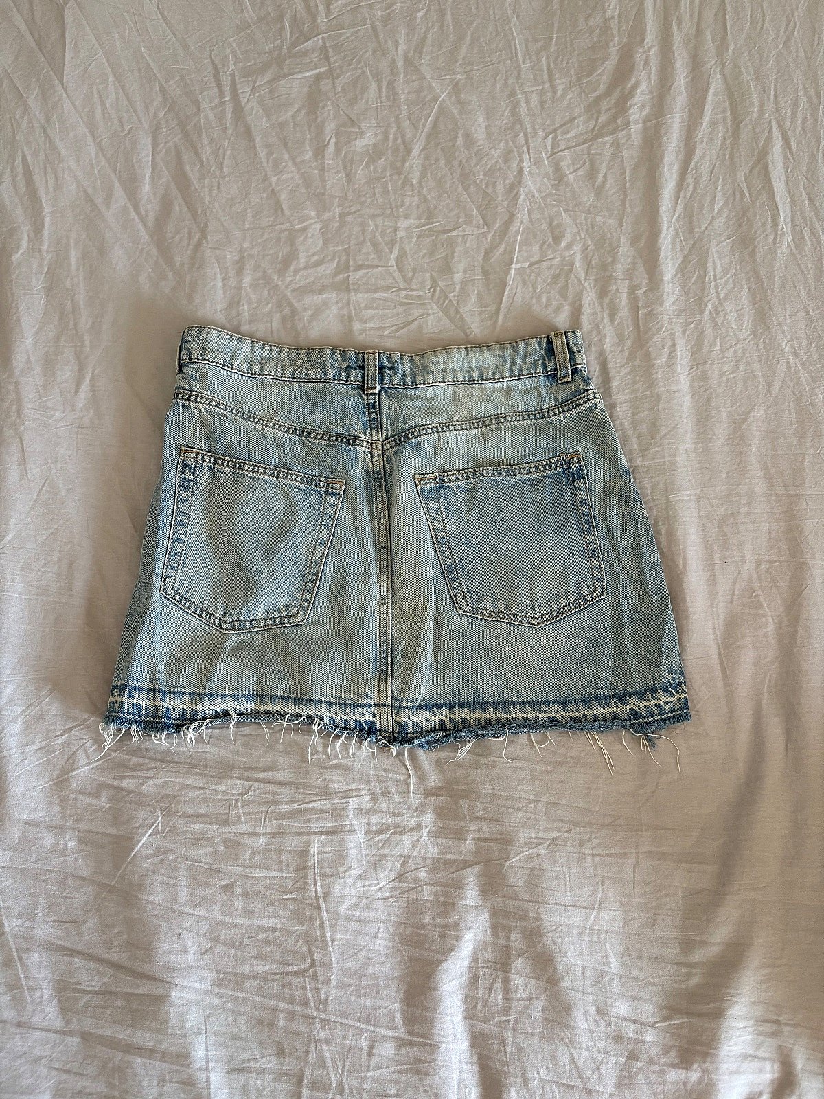 Minigonna in denim dal lavaggio chiaro - photo 2