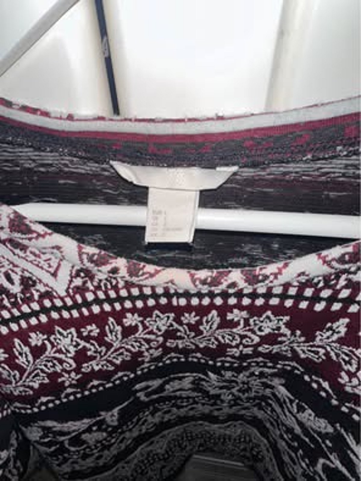 Maglione a maniche lunghe H&M con motivo floreale in stile boho color bordeaux - photo 3