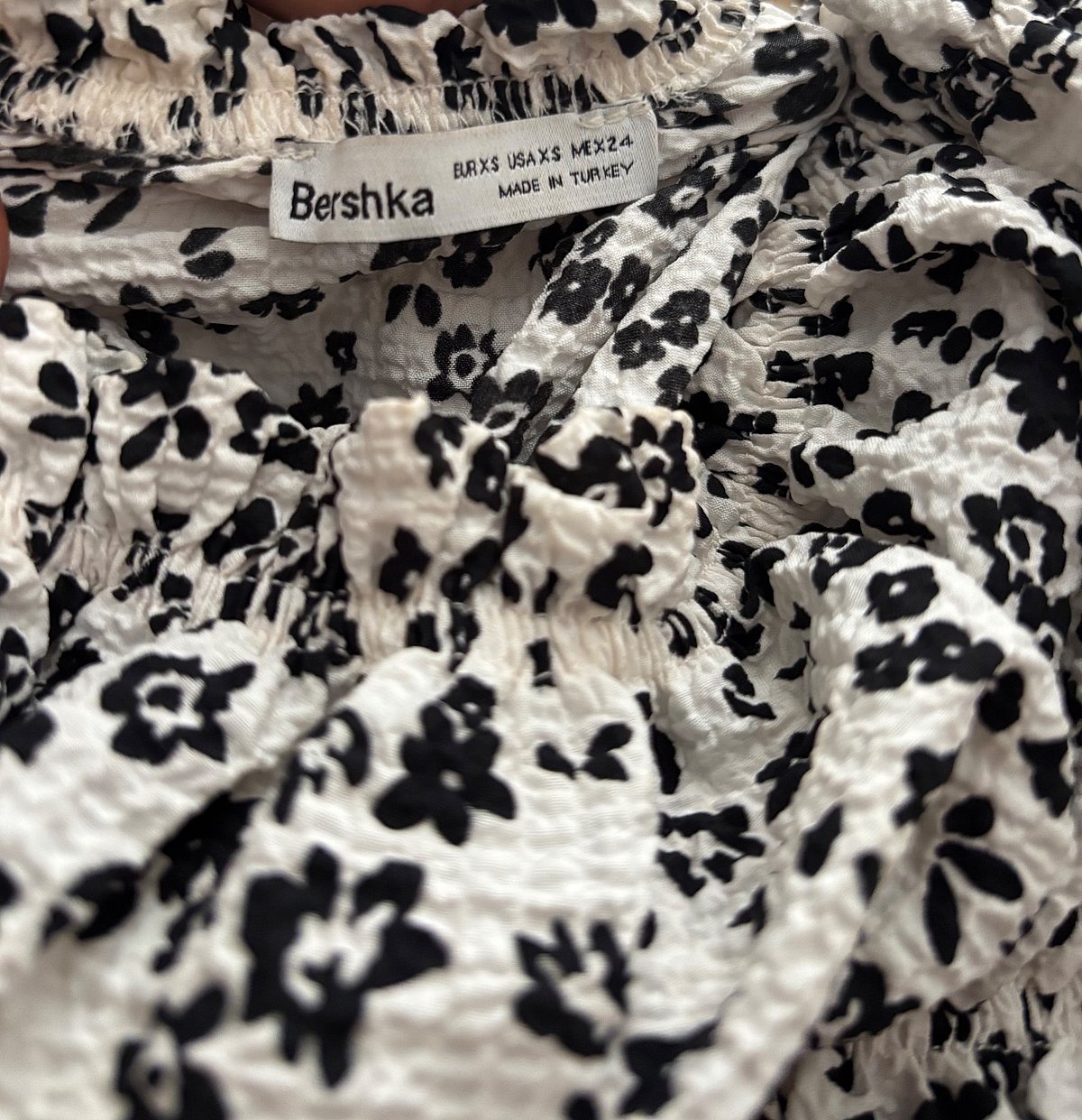 Libsa sewda u bajda ta' Bershka - photo 2