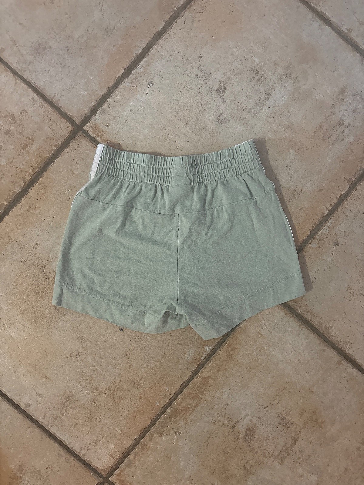 Pantaloncini sportivi Adidas verde menta - photo 2