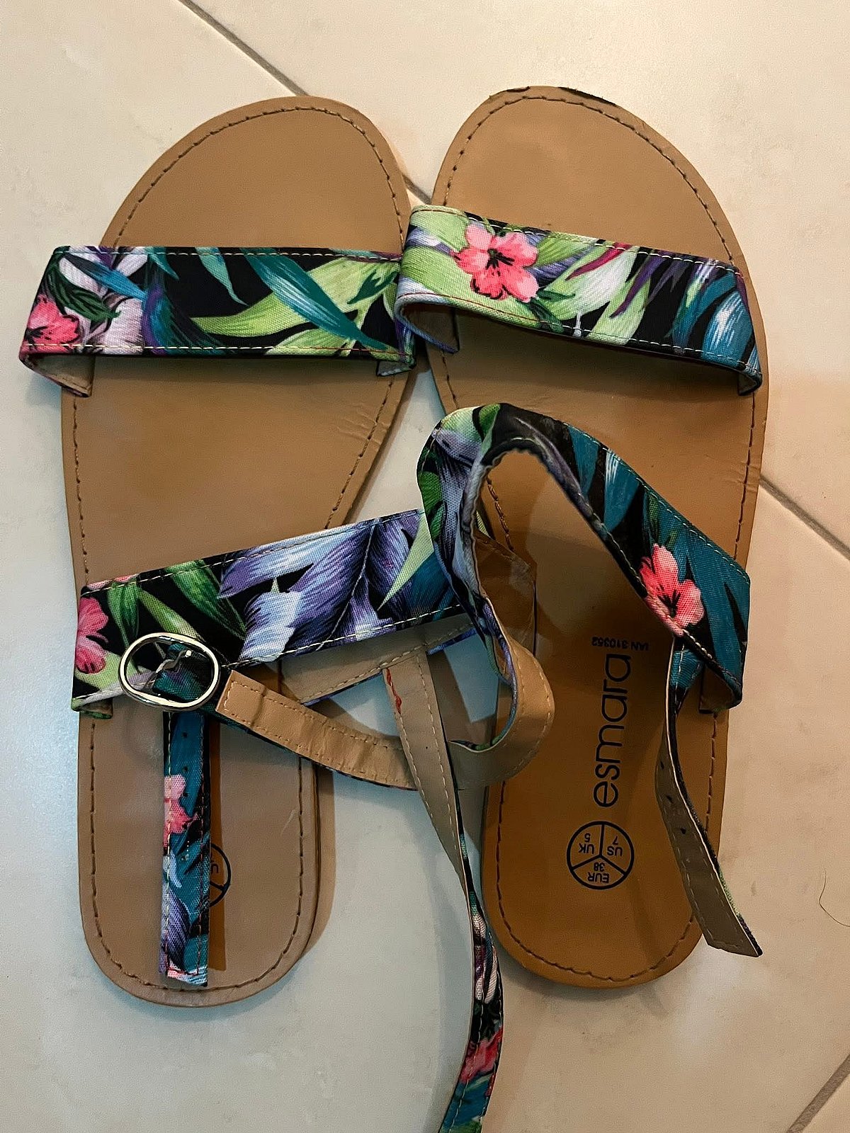 Sandalias Esmara con tiras florales - photo 2
