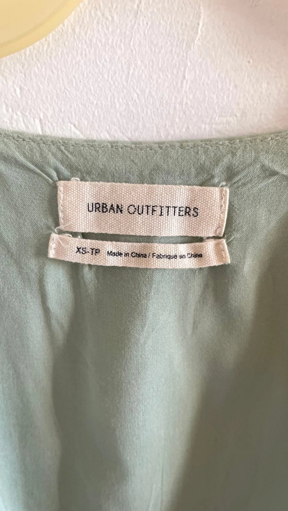 Mono con botones de Urban Outfitters - photo 6