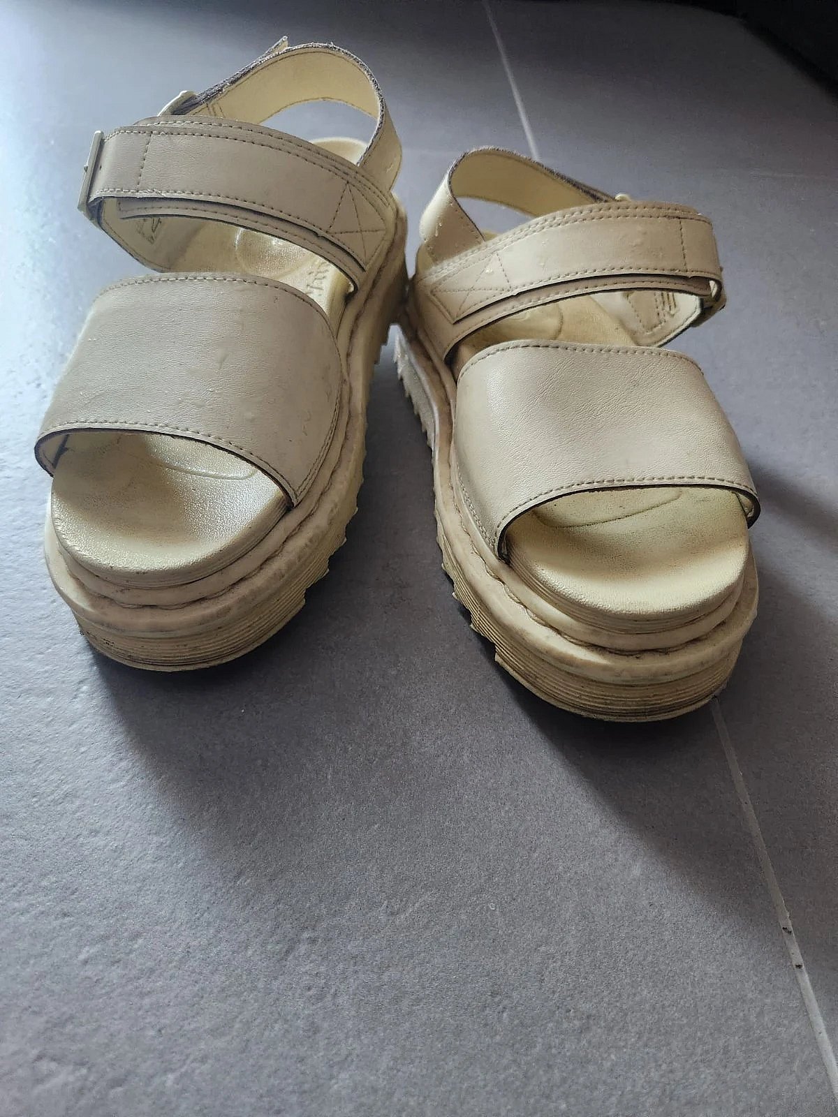 Sandlijiet tal-Pjattaforma Krema Dr. Martens - photo 3