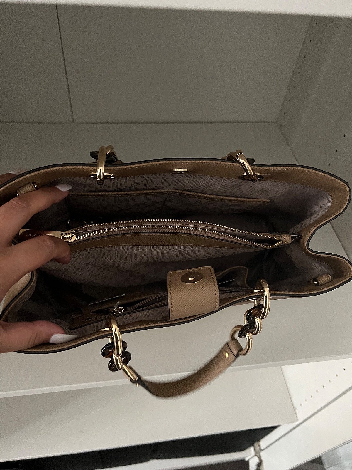 Michael Kors Tan Tote Bag - photo 4
