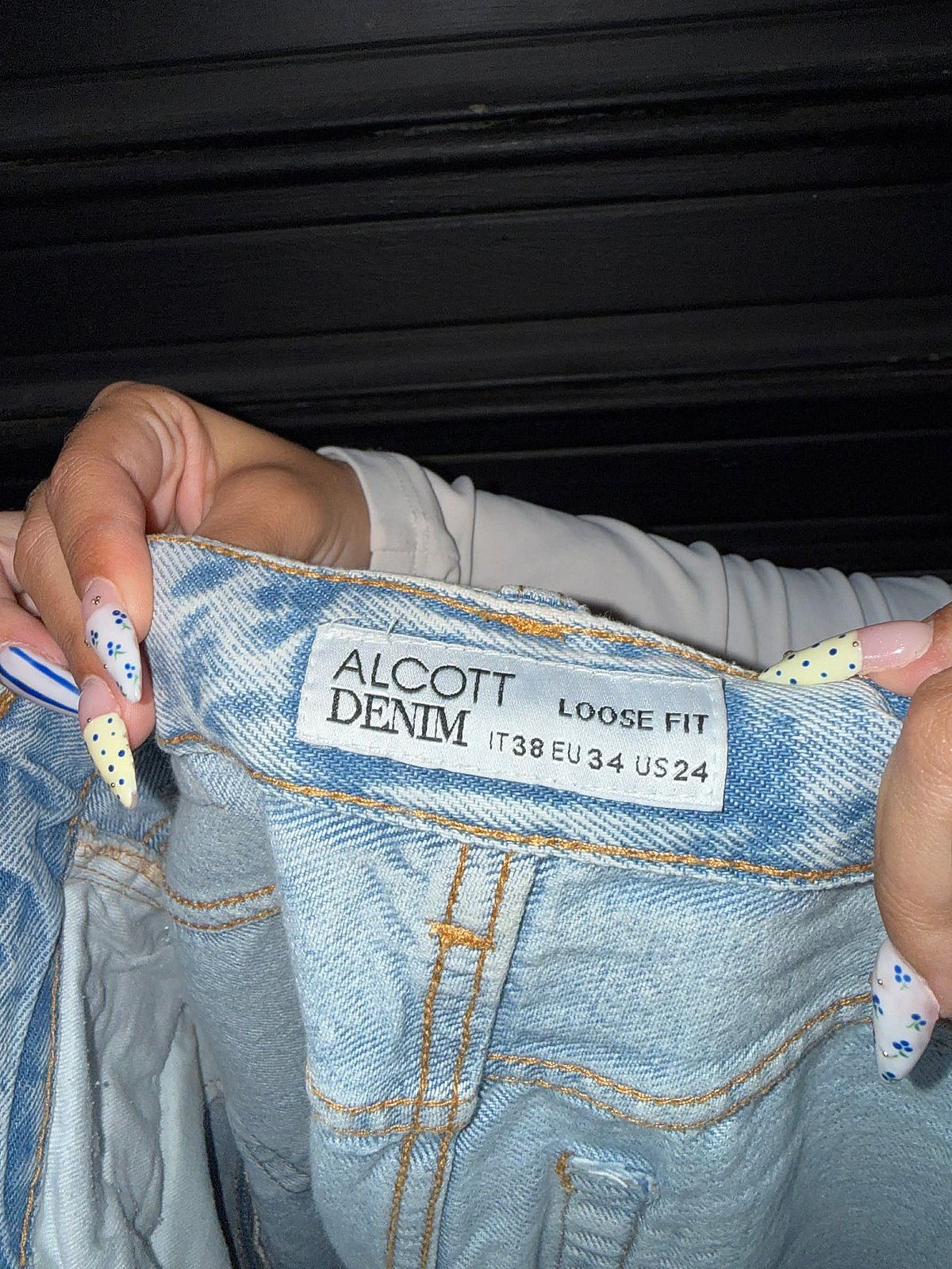 Jeans dal taglio ampio con lavaggio chiaro - photo 2
