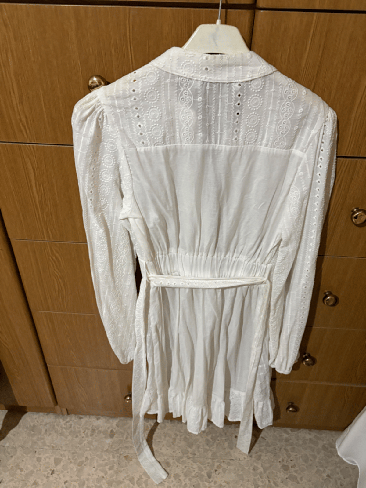 Vestido branco com bordado inglês - photo 2