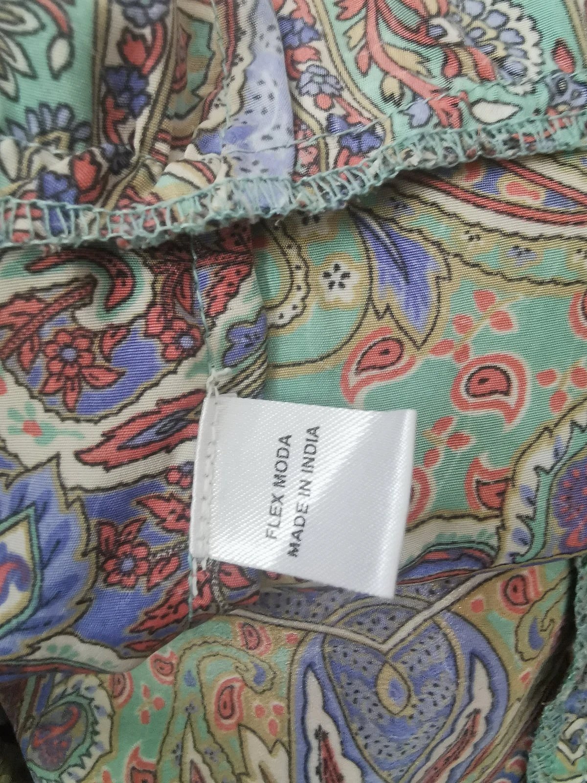Vestido túnica boho con volantes y estampado de Paisley - photo 5