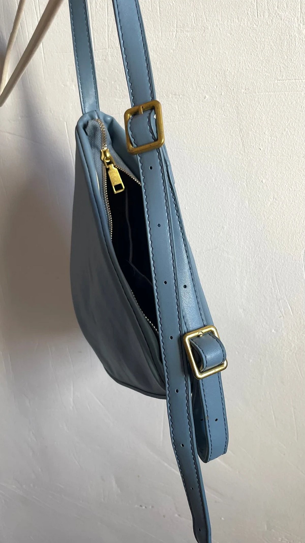 Minimalist Blue Crescent Shoulder Bag - photo 3