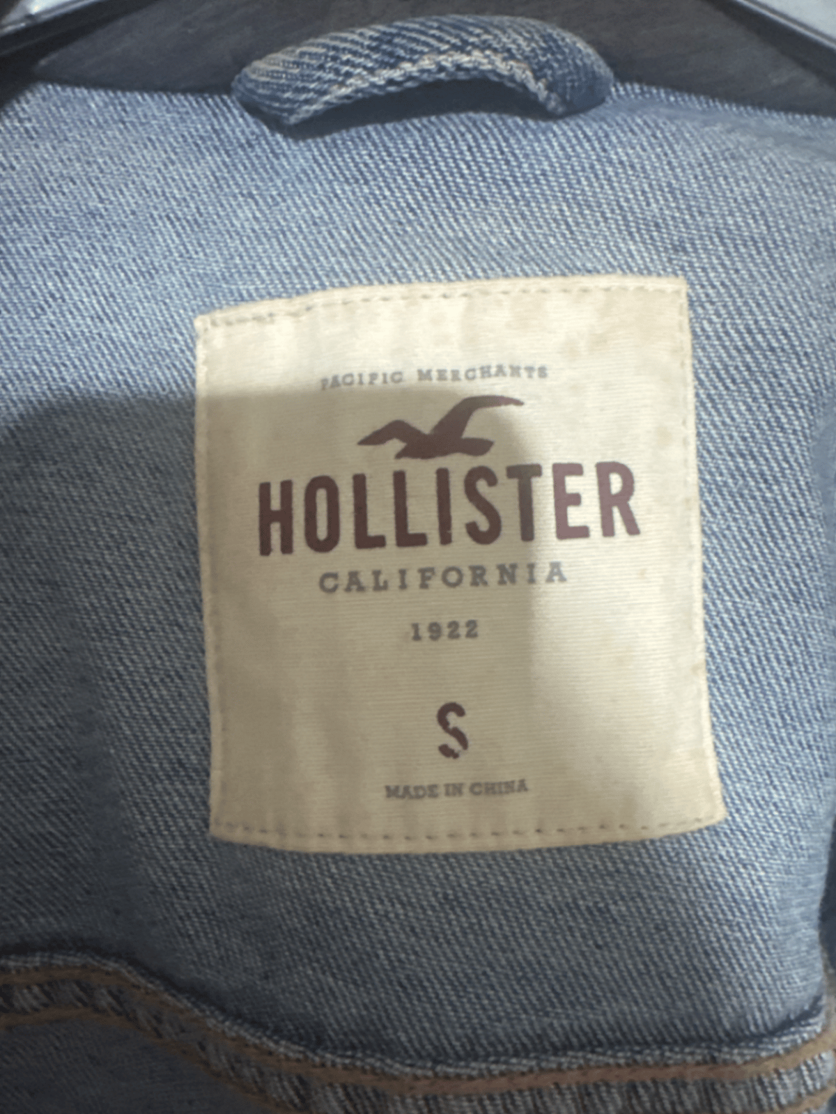 Jaqueta jeans com capuz da Hollister - photo 3