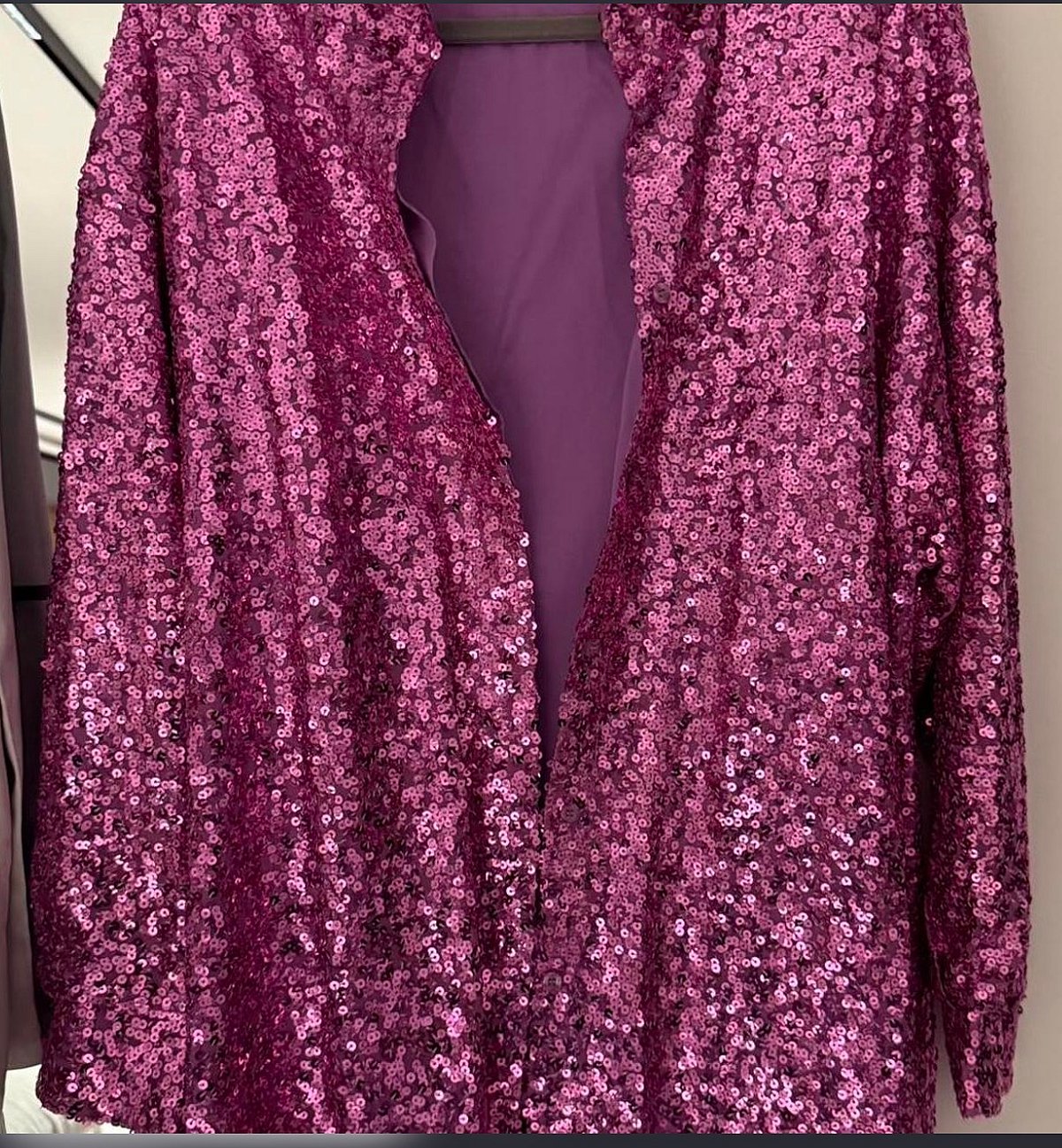 Camisa de manga larga con lentejuelas rosas - photo 2