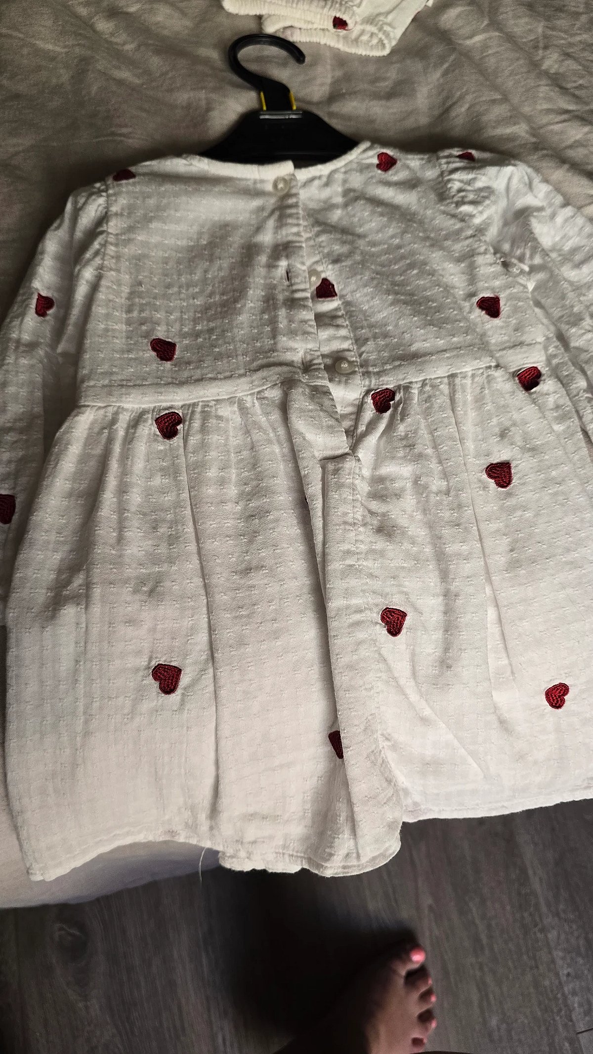 Vestido branco bordado em algodão orgânico da Lindex  - photo 2