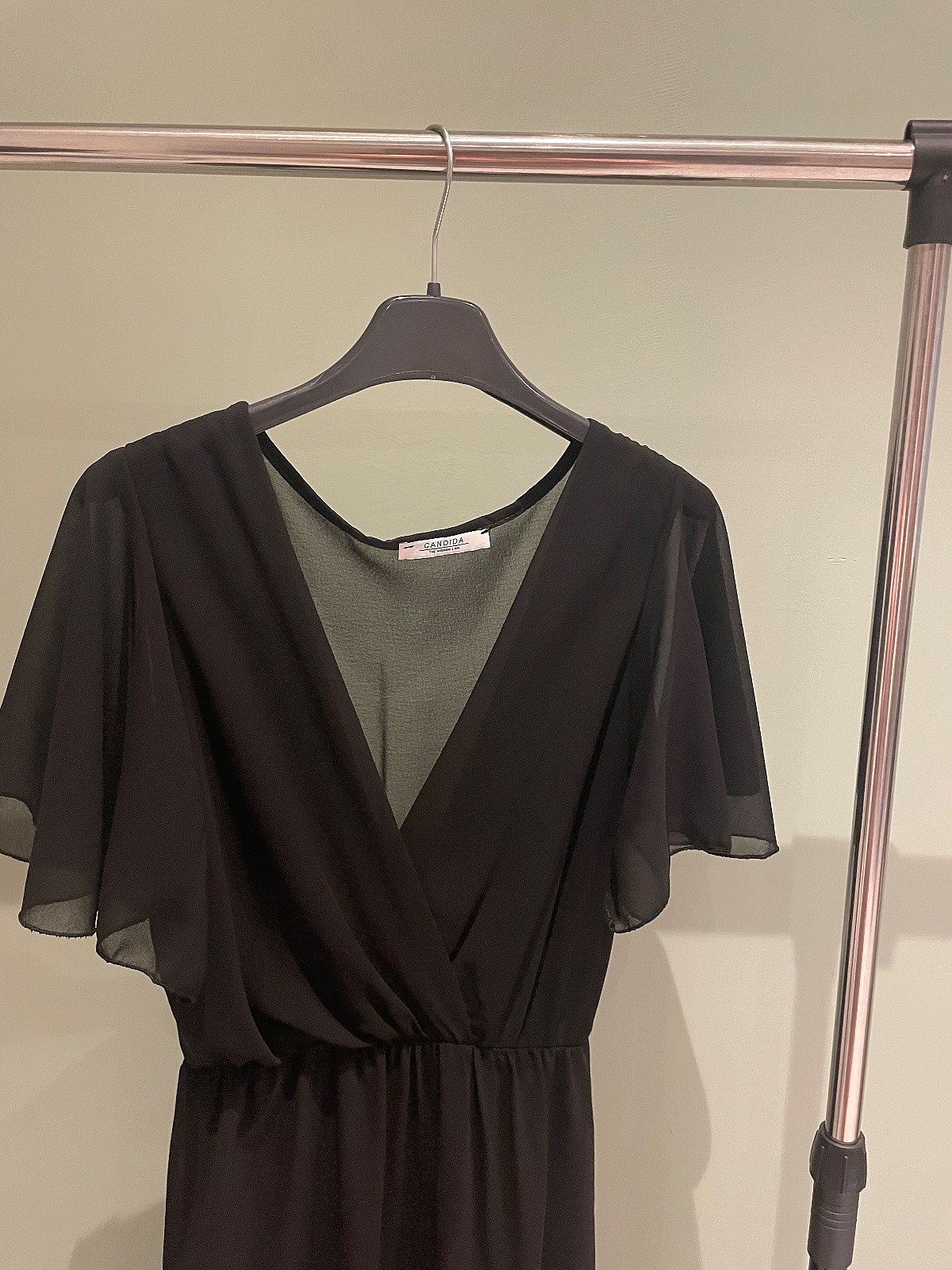 Black flutter sleeve midi dress - photo 3