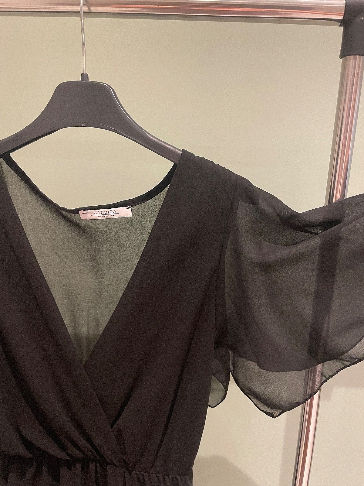Black flutter sleeve midi dress - photo 4