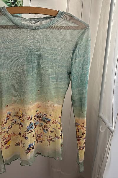 Top tal-Istampar tal-Malja tal-Bajja Zara by Zara — pre-loved on Thrifted.mt