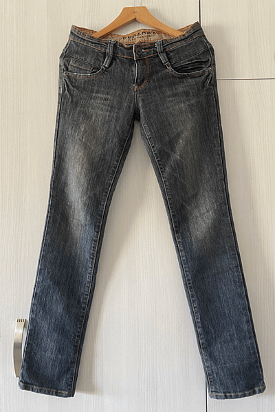 Broadway NYC Fashion Slim Jeans by Broadway NYC Fashion — pre-loved on Thrifted.mt