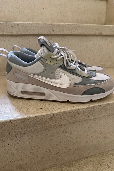 Zapatillas Nike Air Max by Nike — pre-loved on Thrifted.mt