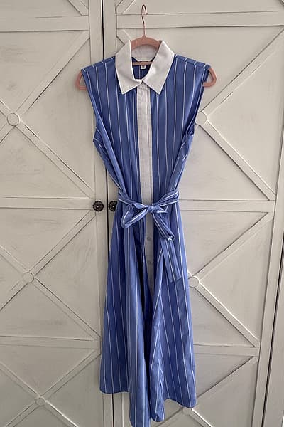Vestido camisero a rayas azules de H&M by H&M — pre-loved on Thrifted.mt