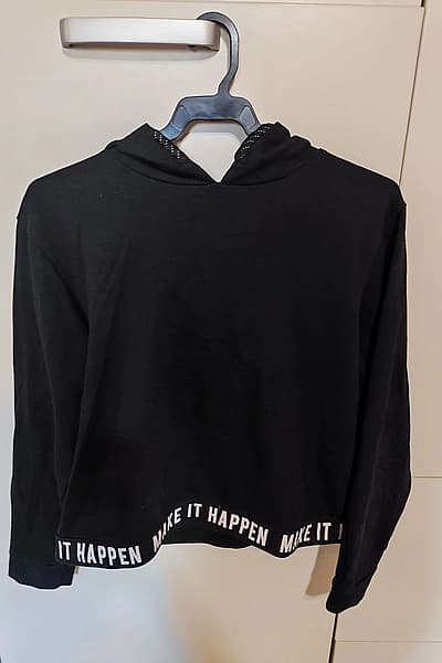 Camicia nera — pre-loved on Thrifted.mt