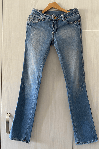Low Rise Slim Fit Jeans — pre-loved on Thrifted.mt